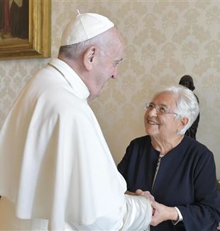 Maria Voce en audiencia privada con el papa Francisco; Roma, Ciudad del Vaticano, septiembre 2019 (©Catholic Press Photo)