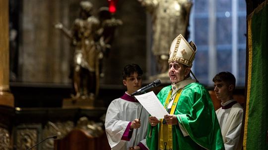 Monseñor Mario Delpini anuncia la clausura de la fase diocesana en la causa de beatificación de don Giussani (©Giovanni Dinatolo)